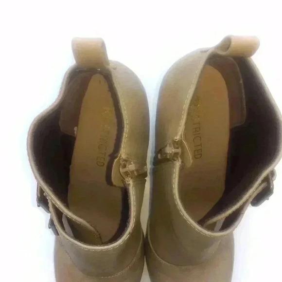 Restricted Winkie Womens Taupe Boots Sz 8.5 - Picture 3 of 9